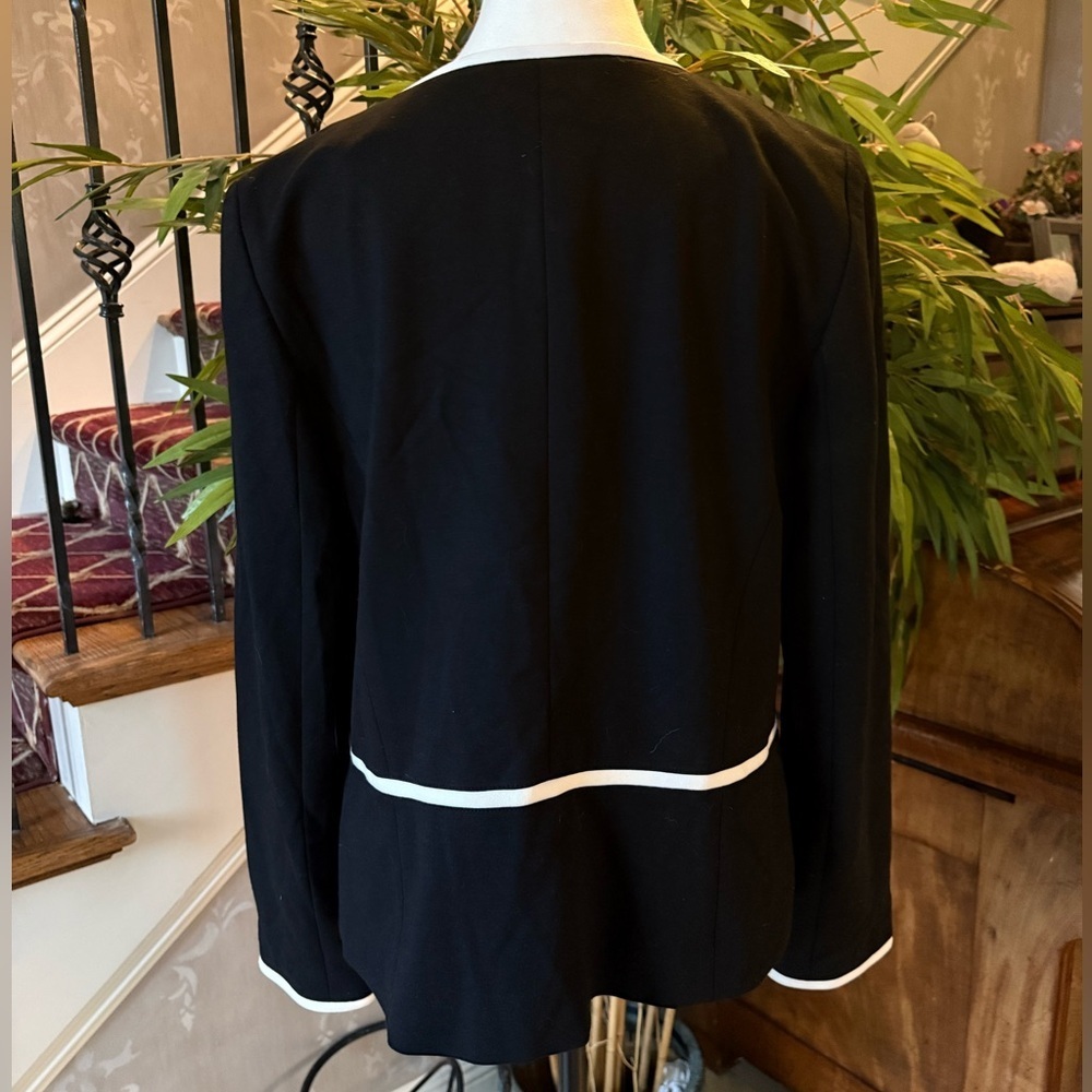 TALBOTS ladies jacket/cardigan, long sleeve size 12 fabric made in Italy - Picture 4 of 16